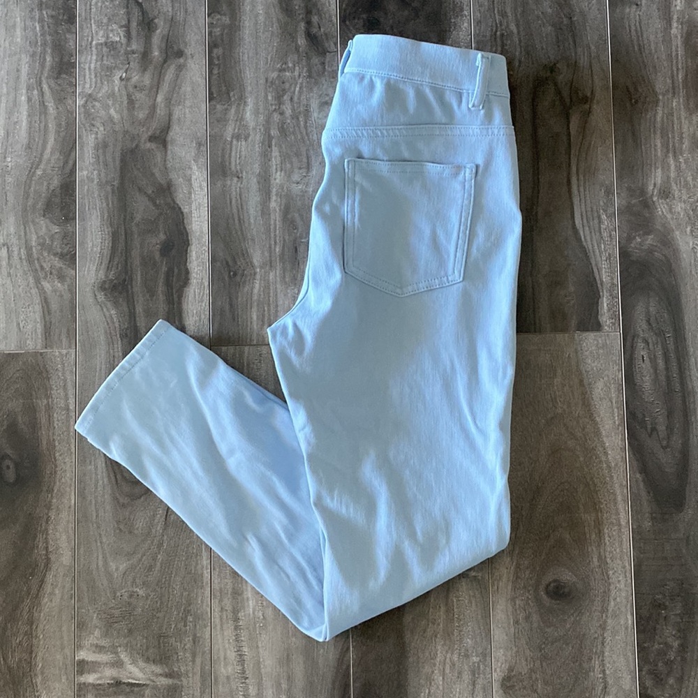 Women’s Uniqlo leggings jean capris - light blue